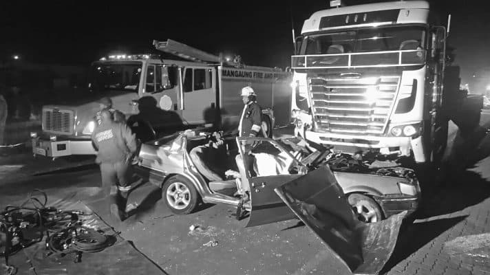 ONE KILLED, TWO SERIOUSLY INJURED IN CAR VERSUS TRUCK COLLISION bloemfontein e1469939044154