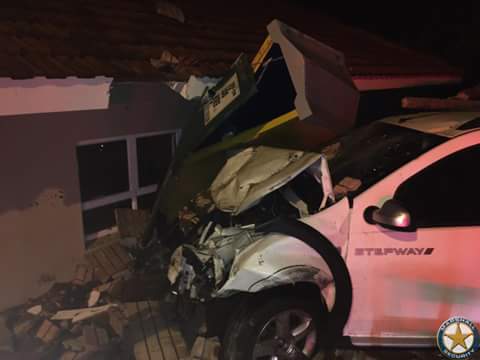 Durban North 2 car collision leaves couple injured FB IMG 1476640525941