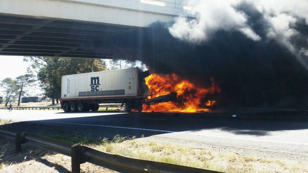 Trucker's agonising death after truck crashes into bridge, catches fire IMG 20170211 024812 720
