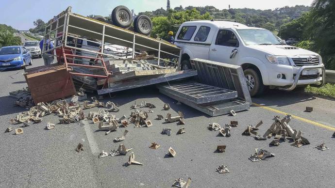 Two people injured in a collision on the N2 North opposite the old Amanzimtoti CBD TOTI