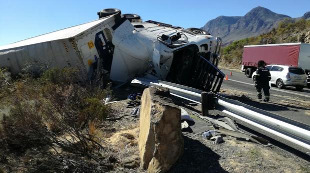 Driver injured as his truck crashes on Sir Lowry's Pass truck cras