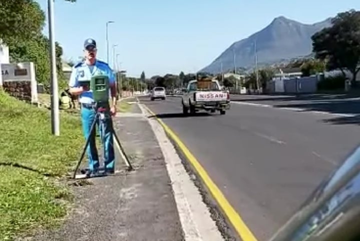Watch: Incorruptible traffic cop makes waves in Cape Town 20190823 084011