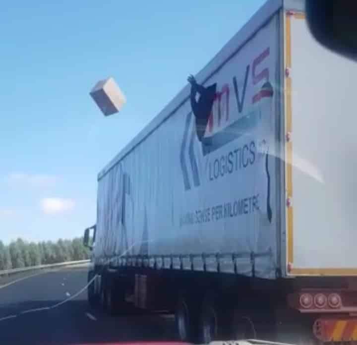 Watch: Robbers captured offloading truck in motion on the infamous N2 South Coast 20191011 173810