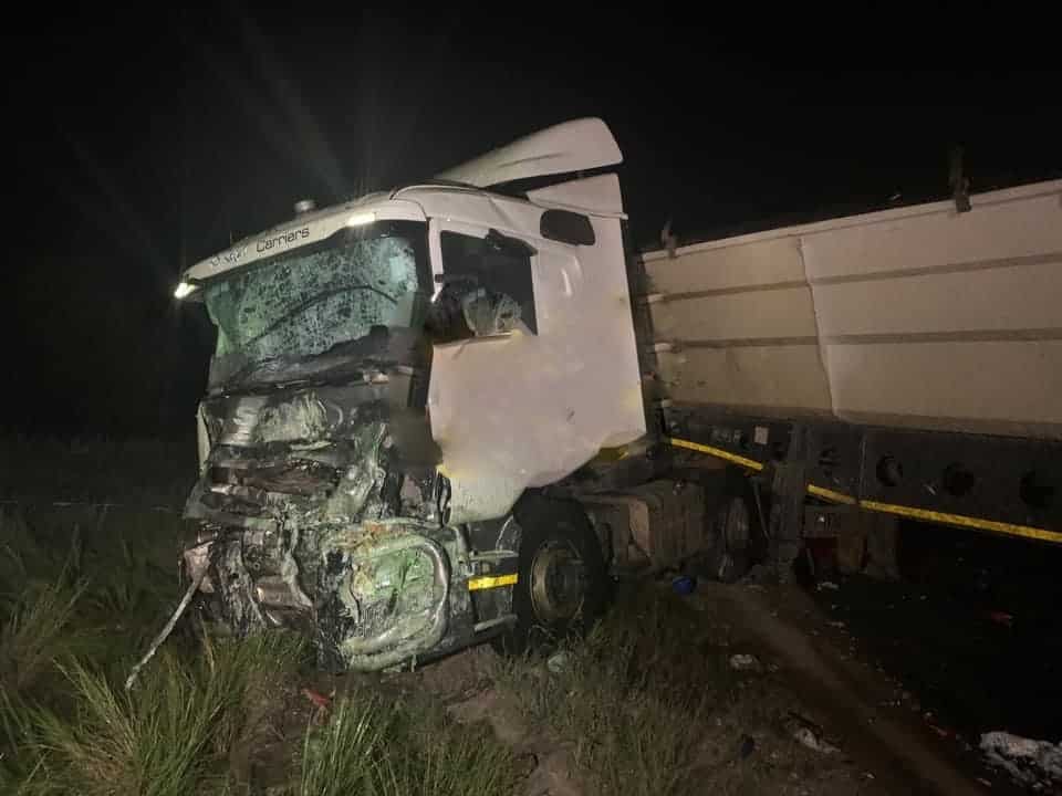 taxi truck collision n4 mpumalanga