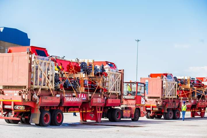 cape town container terminal new straddle carriers
