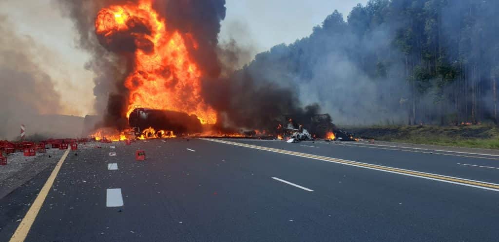 Both drivers burn to death in N2 tanker truck head-on crash with another truck IMG 20200509 144639 scaled