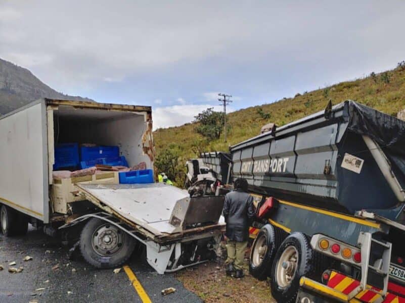 Truck driver killed in Du Toitskloof pass truck head-on crash 20200714 140118