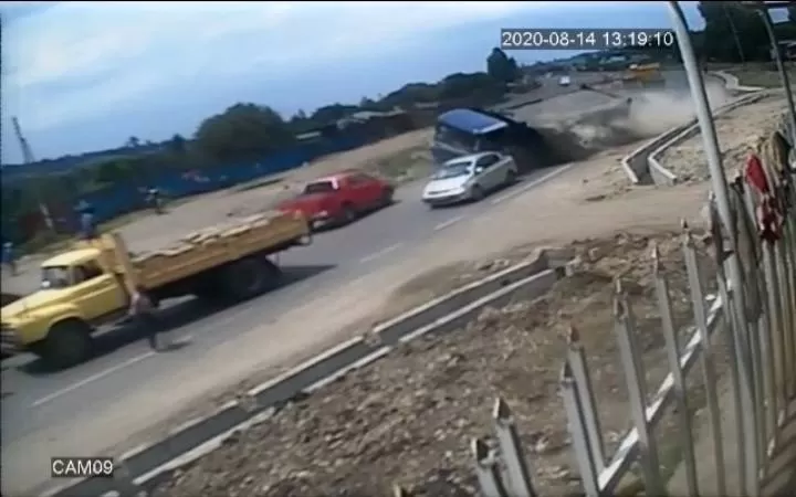 video of speeding truck crashing