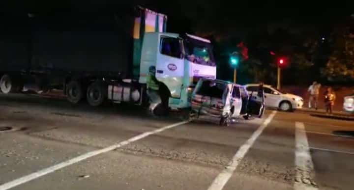 Watch: Truck driver falls to his death while trying to stop runaway truck in Pinetown 20200928 231515