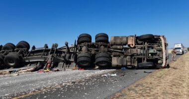 n1 truck accident colesburg