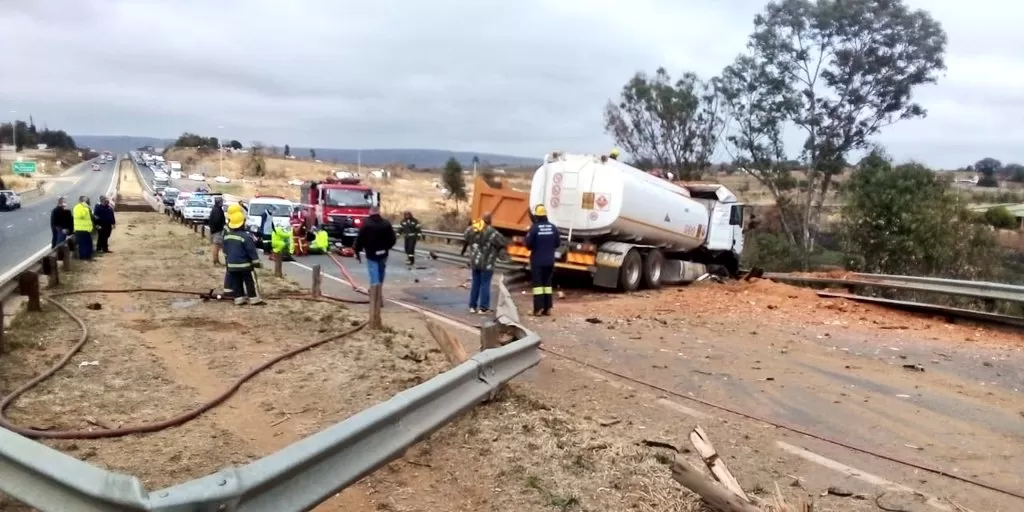WATCH: Truck driver seriously injured in two truck crash on N14