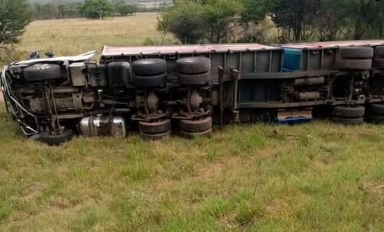 fatal truck and two cars crash on n1
