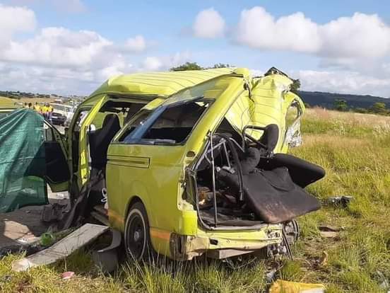 minibus taxi hit by truck on n3