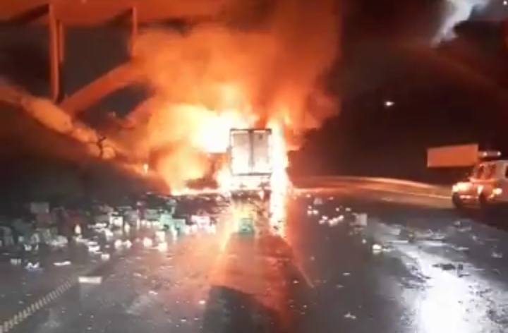 Watch: One killed in a firey two truck collision on N2 in Durban Screenshot 20210122 0931272 compress73