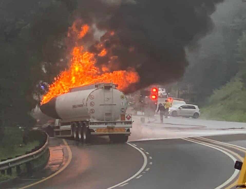 N3 closed at Van Reenen's pass due to tanker fire 20210317 103711