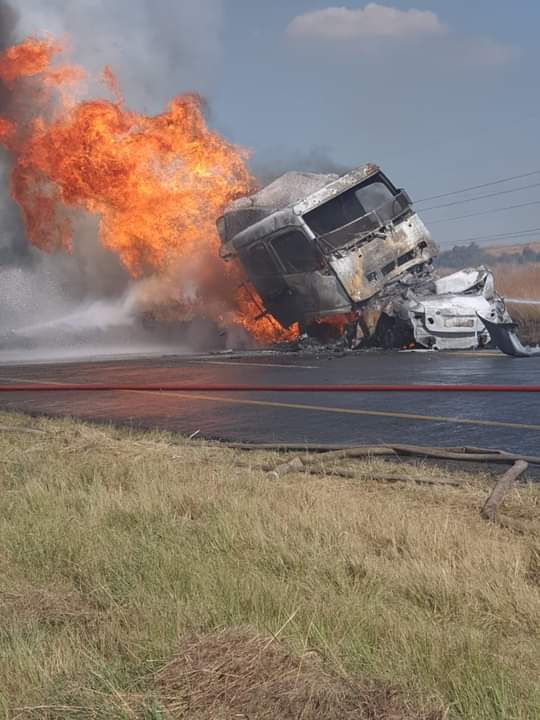 Pics: Two burn to death in Oxygen tanker head-on crash with car on N17 IMG 20210419 WA0254