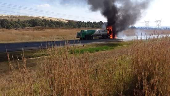 Pics: Two burn to death in Oxygen tanker head-on crash with car on N17 IMG 20210419 WA0255