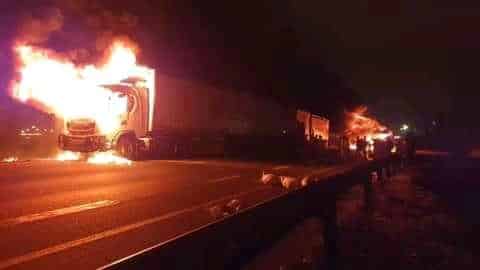 Watch: N3 closed, trucks burned at Mooi River as #FreeJacobZuma protest spirals out of control 20210709 233921