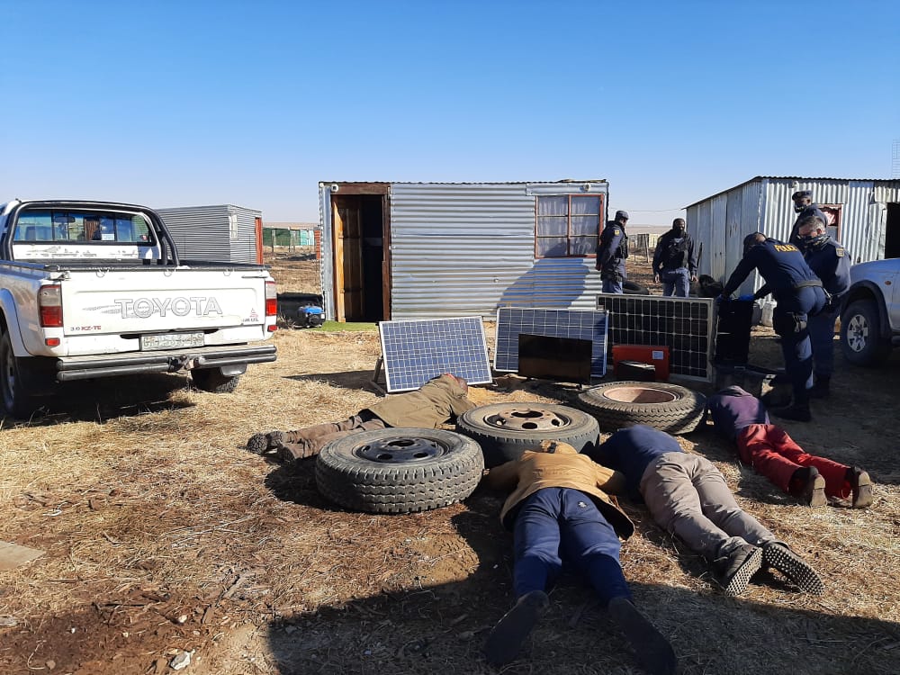 10 men arrested for armed robbery and diesel theft on N5, Harrismith Diesel thieves caught harrismith