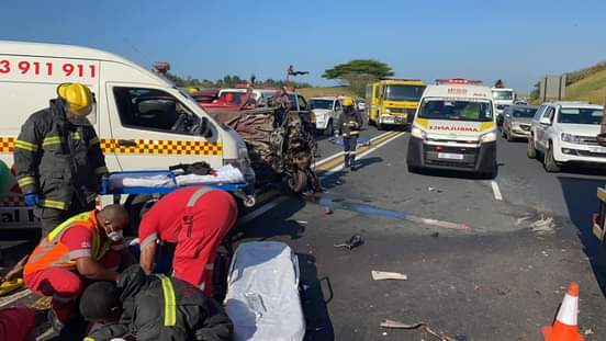 Pics: Looters hamper medics' trying to reach the injured on fatal N2 multi-vehicle crash scene IMG 20210807 WA0120