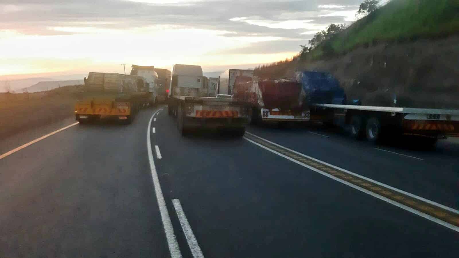 N3 truck blockade van reenen