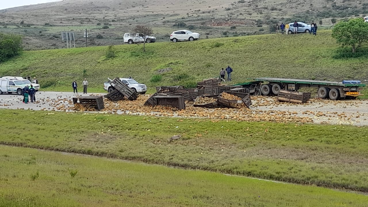 Look: Driver Killed in Two Truck Head-on Collision on N2 near Gqeberha