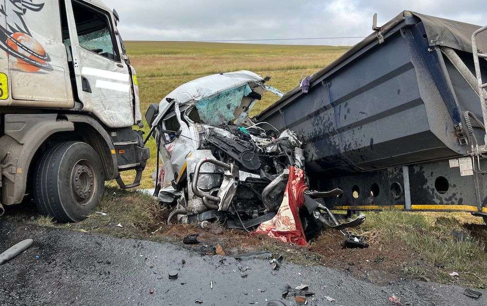 Dashcam reveals horrific moment truck ploughes into N2 9 vehicle pileup crash near Ermelo