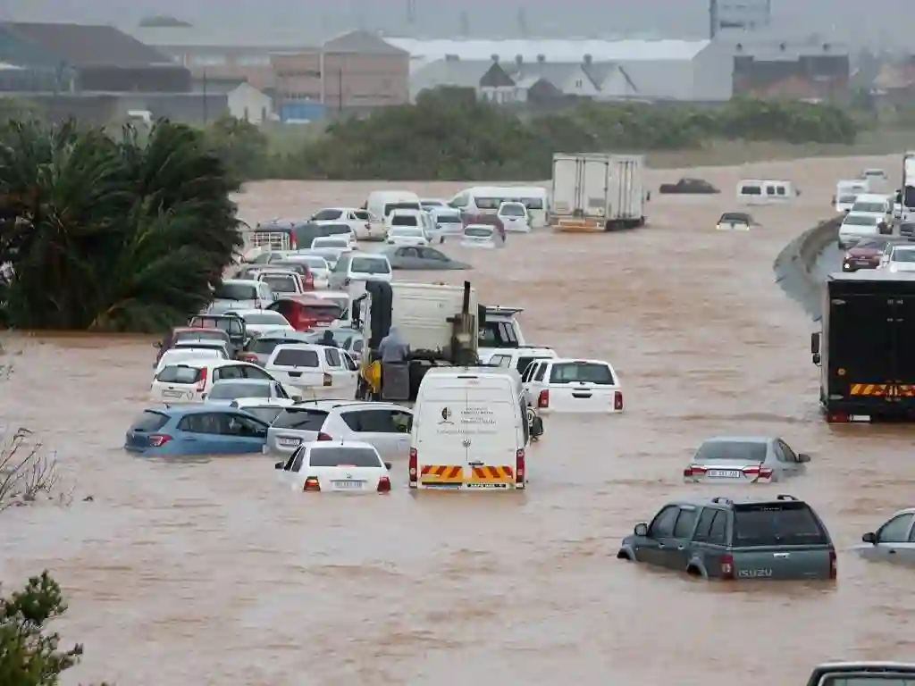 Durban Terminals temporarily halts operations due to adverse weather conditions