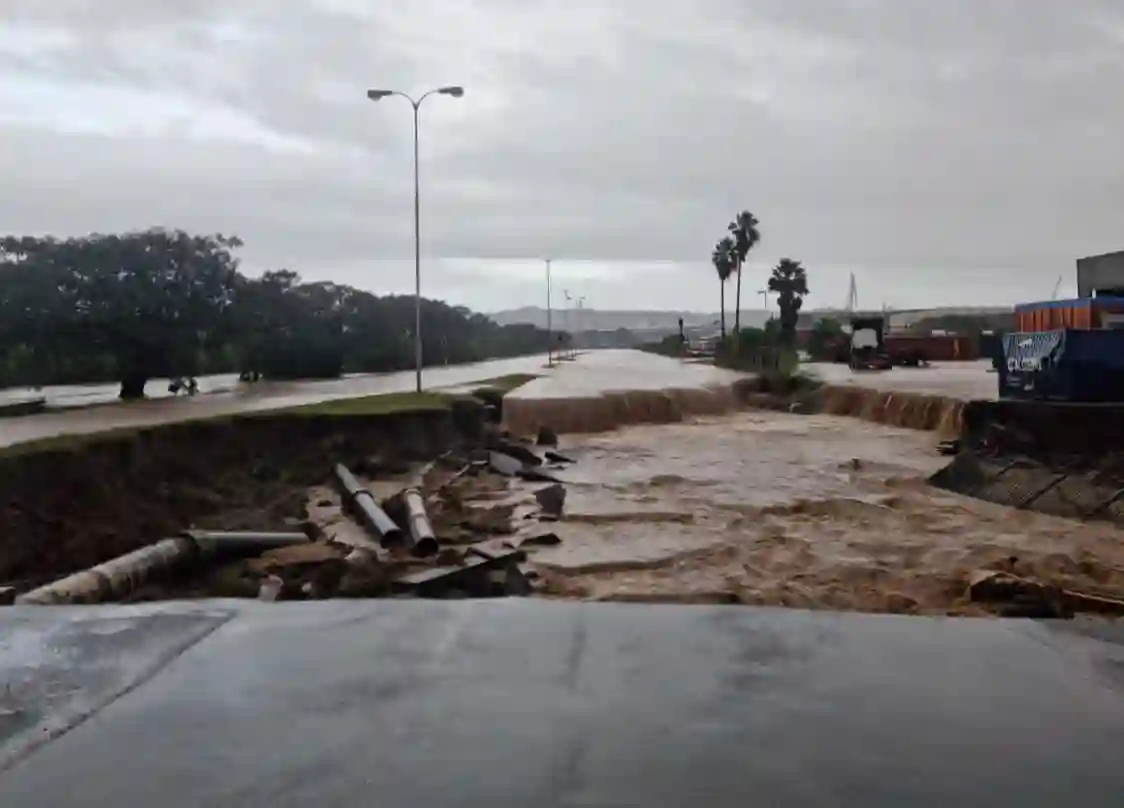 Watch: No access to Durban Container Terminal after Bayhead Road is washed away by floods