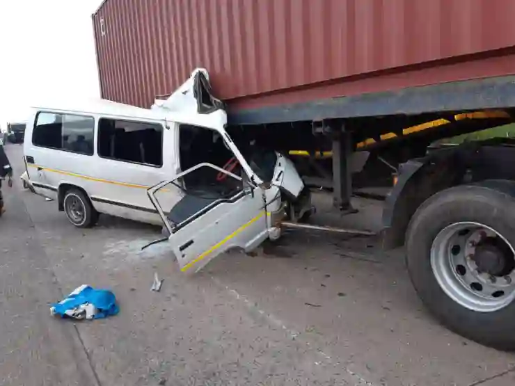 N3 truck accident with taxi Camperdown
