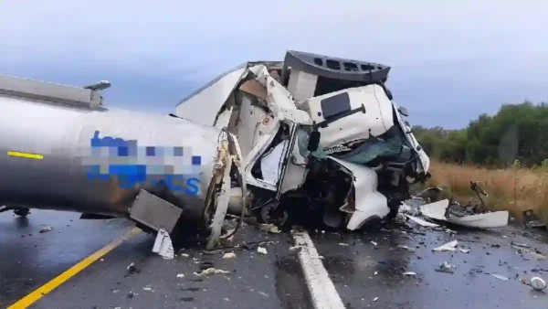 Both drivers killed in N1 2-truck head-on crash near Winburg