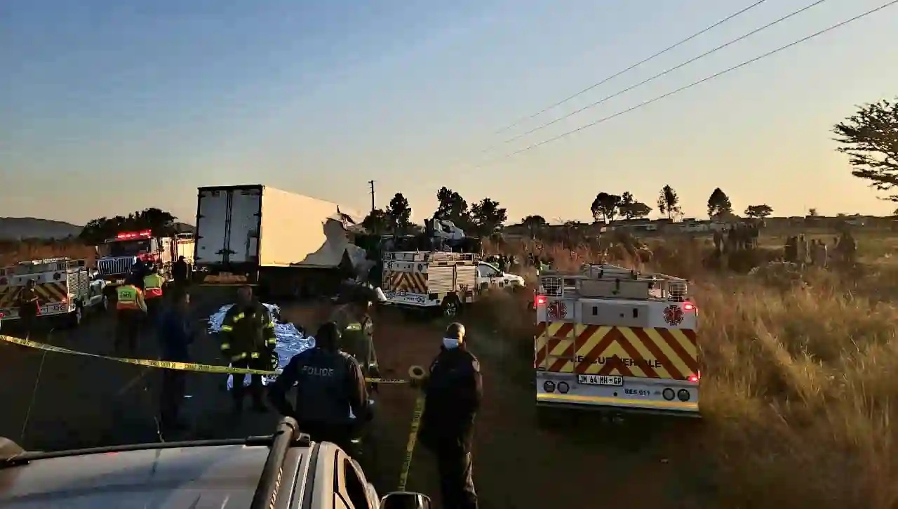Update: 15 confirmed dead in Pretoria bus crash, 30 injured