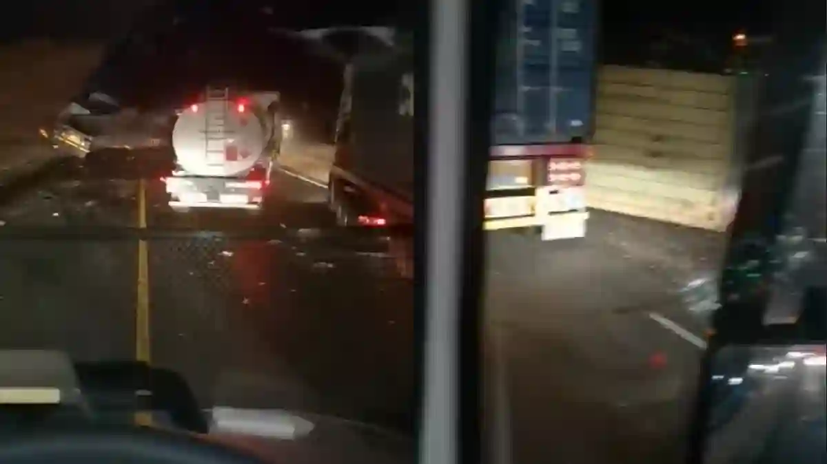 Alert: N3 Joburgbound closed before Tugela toll gate following serious truck crash