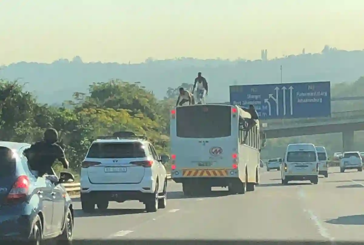N3 Durban bus surfing video goes viral online