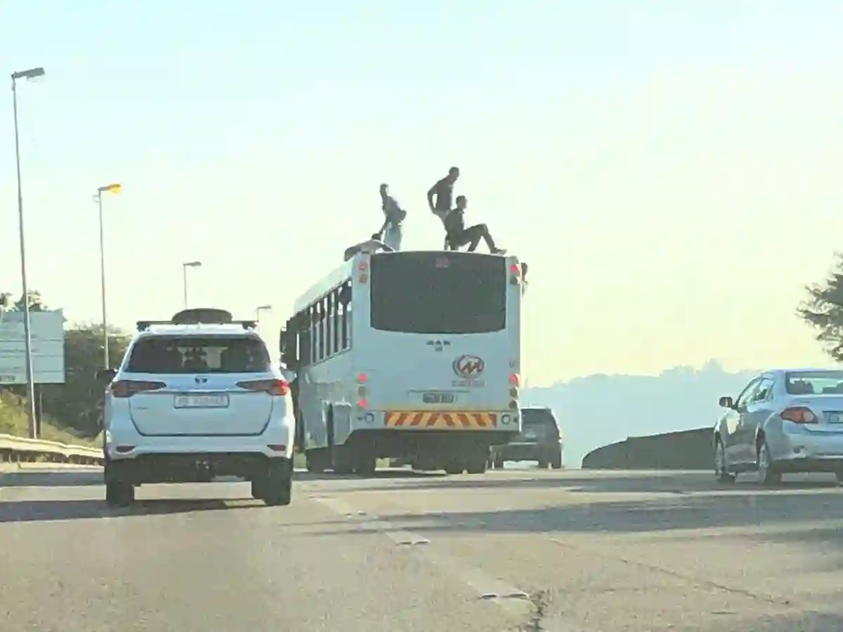 N3 Durban bus surfing video goes viral online