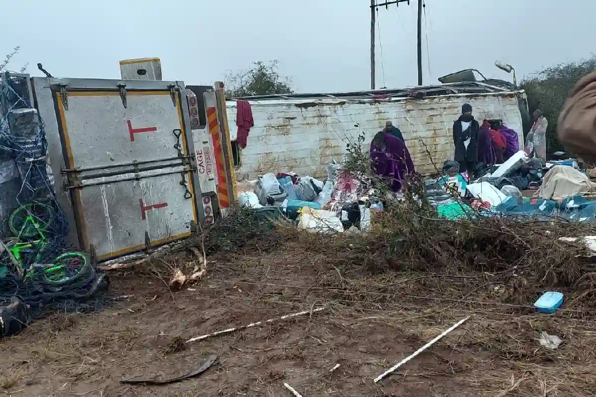 Over 100 injured as Zim-bound bus overturns outside Louis Trichardt