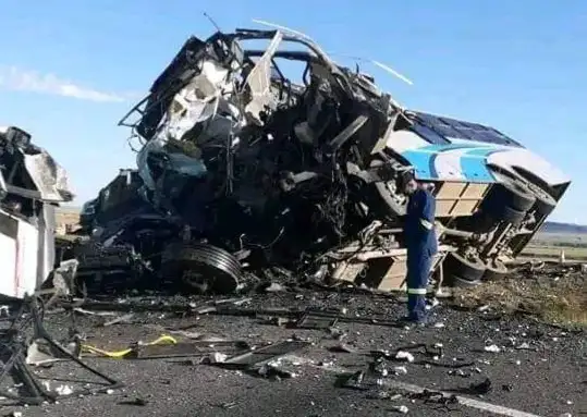 Six people killed in bus and truck head-on collision on N8 near Botshabelo