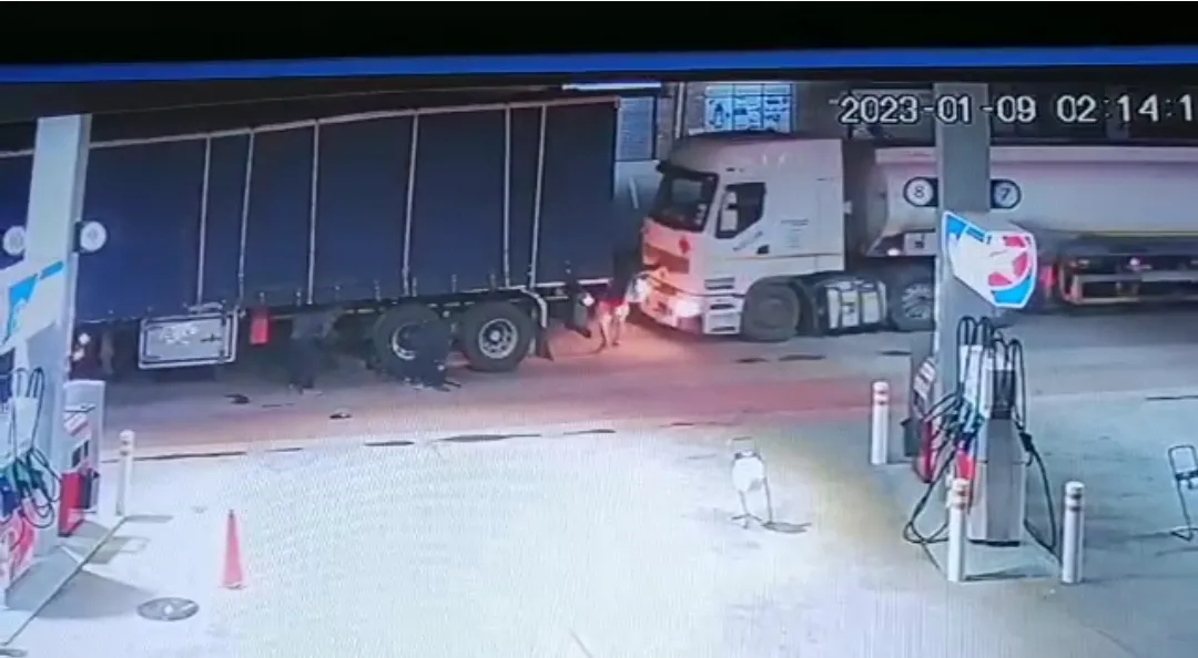 CCTV reveals how truck driver died in N11 freak accident at Globlasbrug