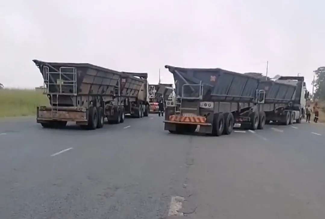pongola community blocks trucks on n2