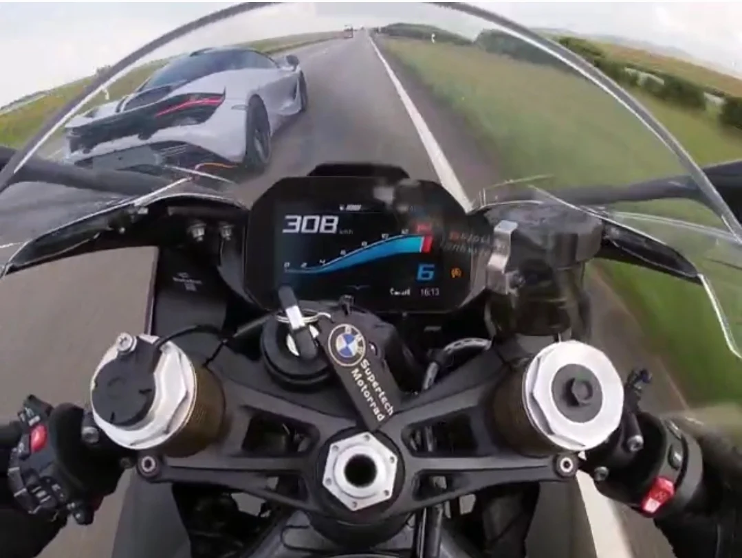 Watch: BMW motorcycle doing 308km/h overtaken by a Mclaren in illegal race on N3 freeway