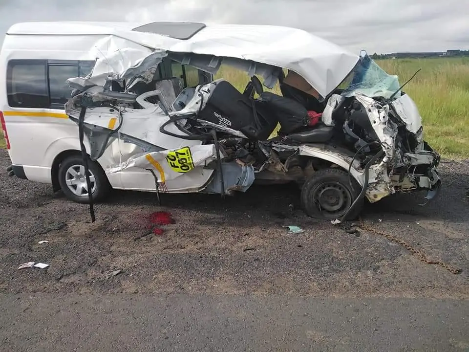 Two Scholars Killed as Truck Collides With Two Minibus Taxis on N4 Near Emalahleni