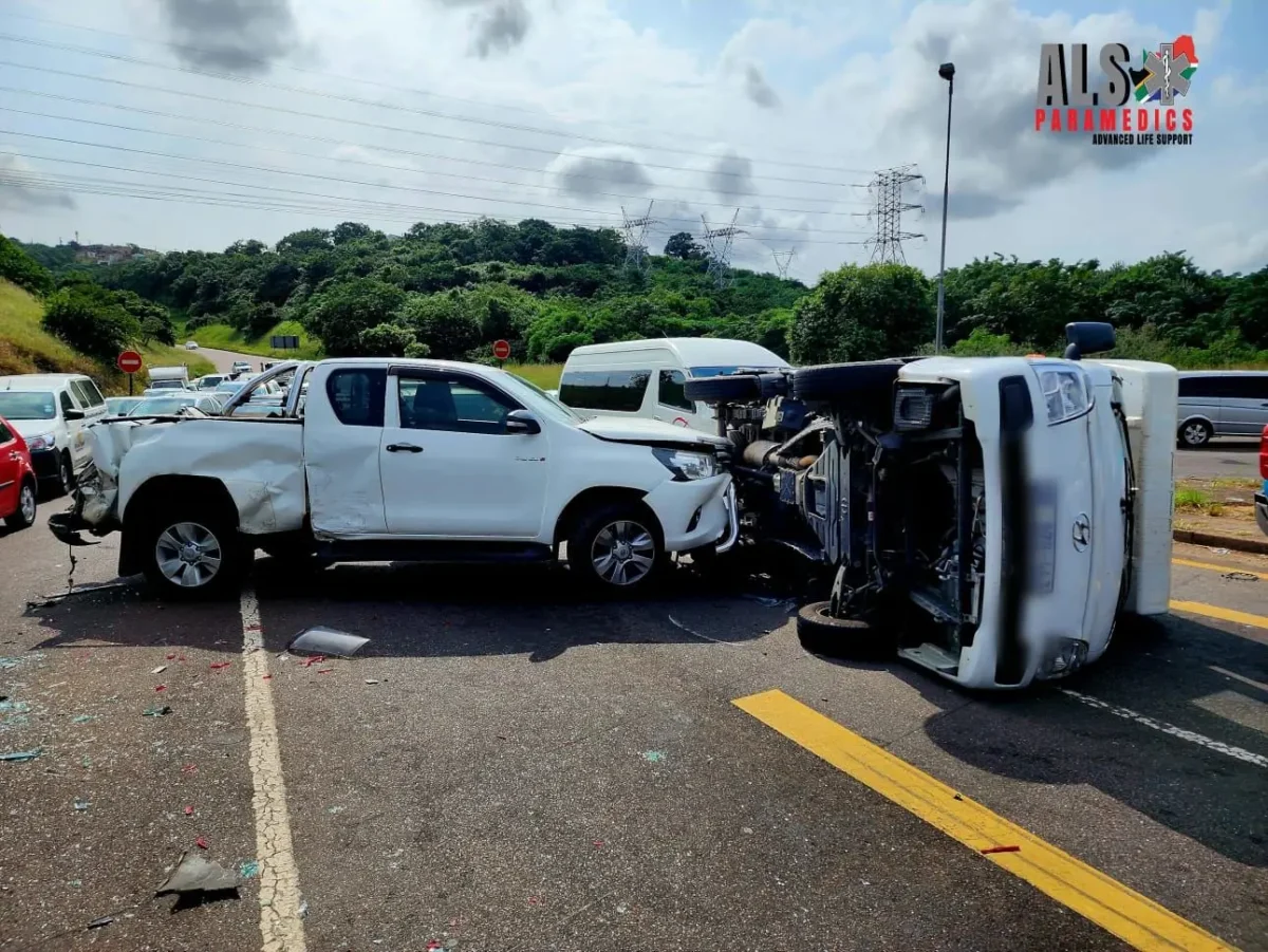 Watch: Side Tipper Truck Ploughs Into 5 Cars On M7 In Durban Injuring 6
