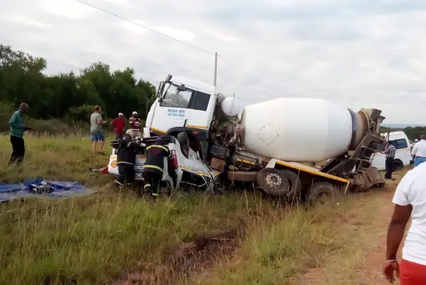19 Killed in Taxi and Truck Head-on Crash on R579 at Sekhukhune