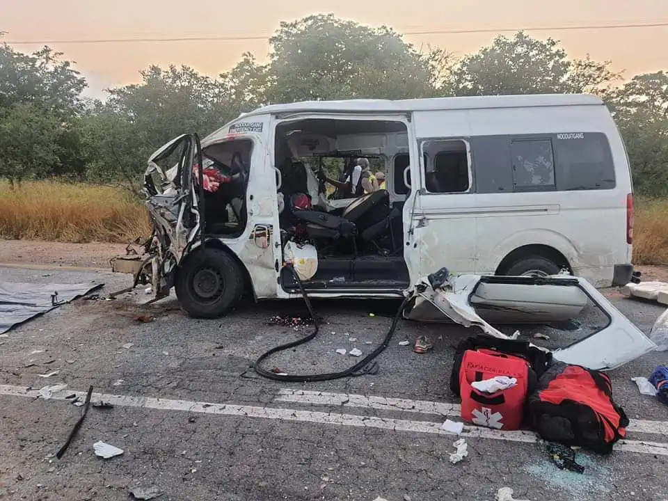 Eight People Killed in N1 Accident Involving Minibus Taxi and Bakkie Near Musina