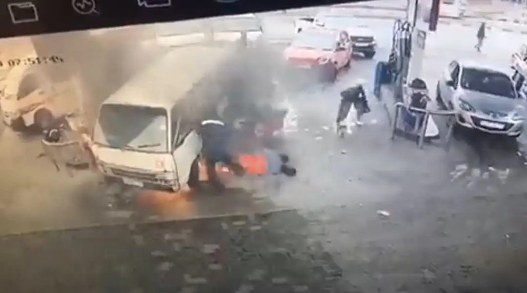 Hero Petrol Attendant Jumps Into Action, Saves Passengers From Burning Taxi