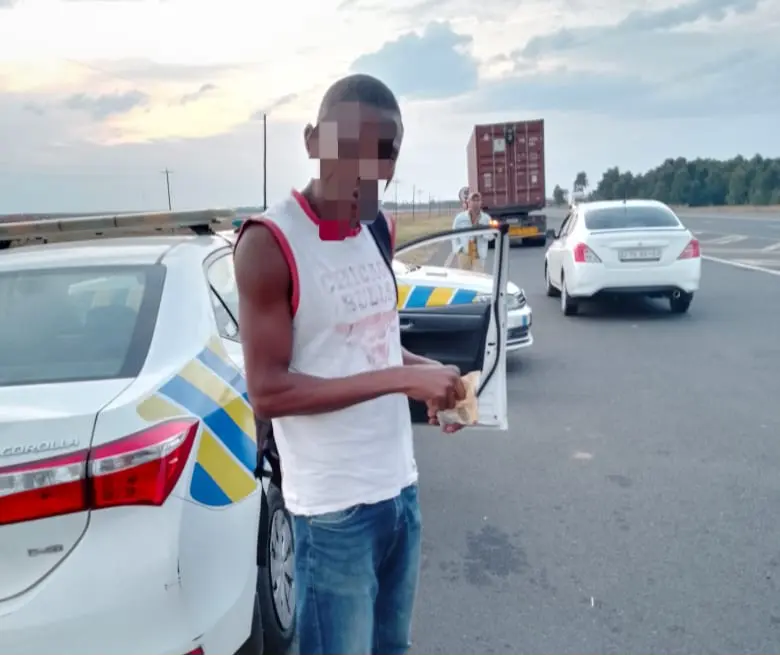Hijacker arrested after victim spots him at same hitchhiking spot in Harrismith