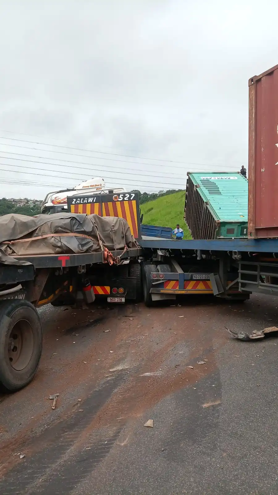 Watch: Serious Truck Crash Blocks Off the M7/N2 Interchange