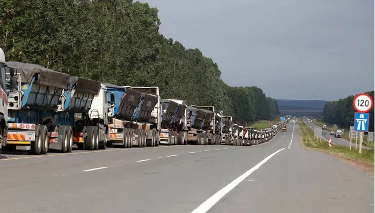 Coal Trucks in Richards Bay to Pay a R30 Per Ton Tarriff to Municipality trucks queue to richards bay port